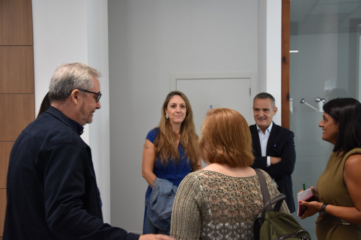 concellodeames's tweet photo. Supercomputación e intelixencia artificial, protagonistas nos relatorios da “Rede Coworking Fest 2026” 🤝

Toda a ℹ️🔗 https://t.co/f7NC8ibbRQ

#RedeCoworkingFest2026 #Ames #ConcelloDeAmes https://t.co/GRNPZR7r2O