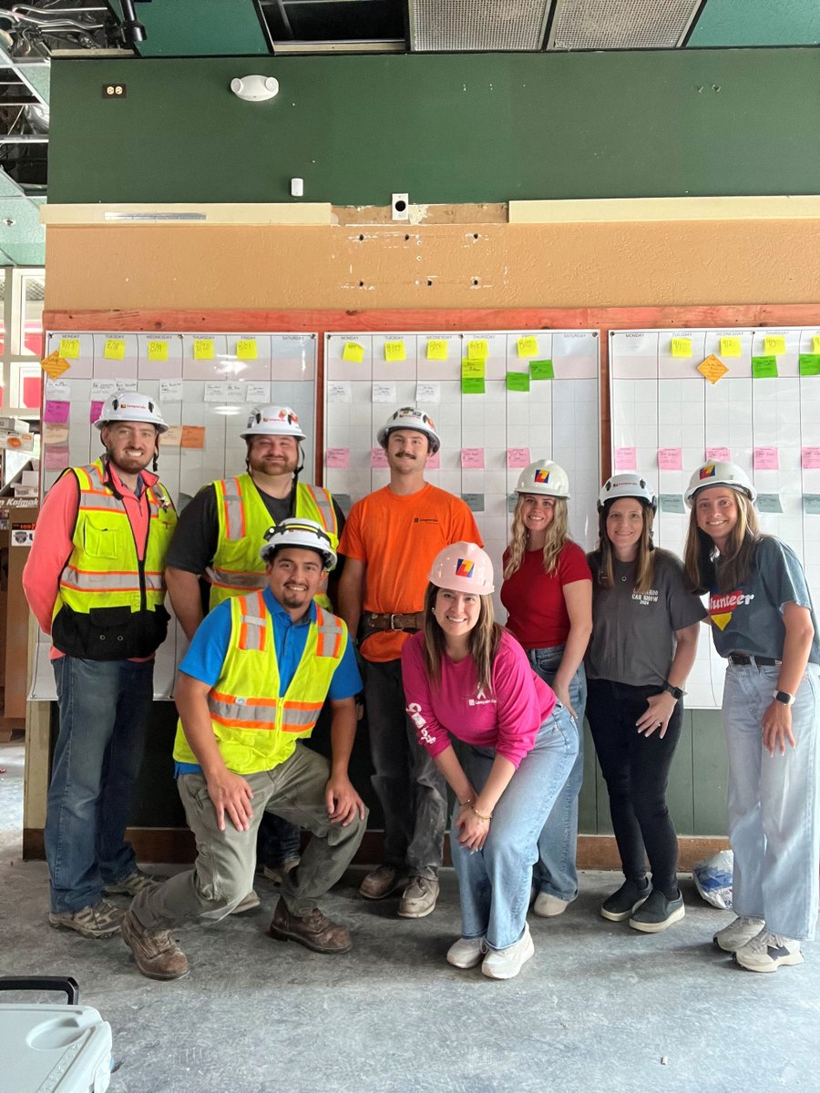 leobuild's tweet photo. What better way to end summer than with an ice cream social? Our Culture Committee brought sweet treats to the office and project sites, giving our teams an opportunity to cool down, take a break, and catch up with one another. https://t.co/1Skj94AvAW