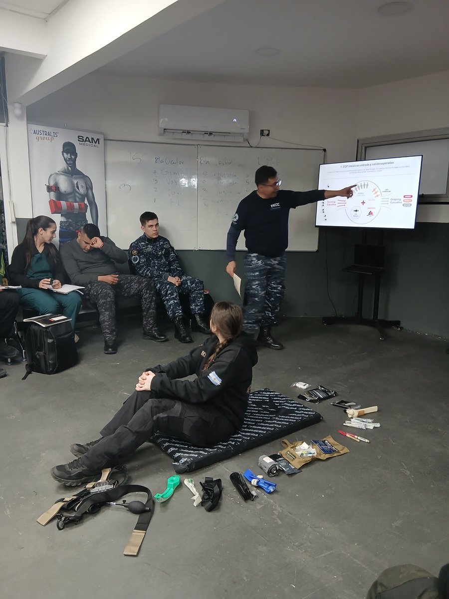 NAEMT_'s tweet photo. 🇦🇷 TECC training complete at Hospital Naval Dr. Pedro Mallo in Buenos Aires! Hands-on scenarios, triage, and high-threat medicine skills in action. Welcome to the NAEMT family. #NAEMT #Argentina #TECC #EMS https://t.co/Kz216KDbd7