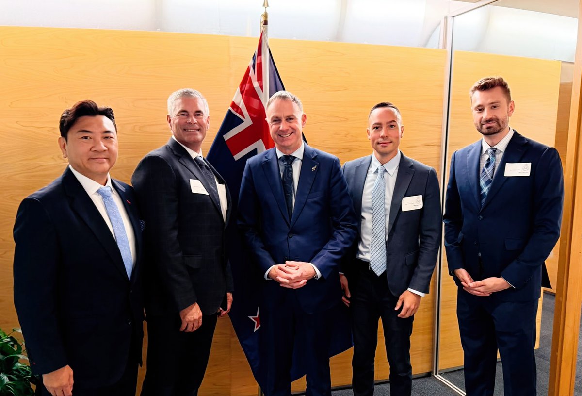 usgrainscouncil's tweet photo. USGBC joined a U.S. Department of Agriculture Agricultural Trade Mission in New Zealand and Australia to meet public and private sector leaders and discuss opportunities for the U.S. agricultural industry to further support the feed and fuel needs of the region.

Pictured are USGBC Regional Ethanol Consultant Kent Yeo (leftmost); USGBC Chairman Jay Reiners (second from left); USGBC Regional Director for Southeast Asia & Oceania (SEA&O) Caleb Wurth (second from right); and USGBC Deputy Regional Director for SEA&O Caleb Floss (rightmost).

Learn more about the Council’s work in SEA&O: https://t.co/IphB8uMq1R

#Trade #Grains26