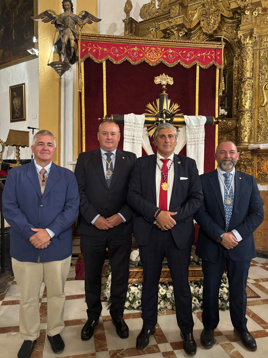 EsperanzaHdad's tweet photo. REPRESENTACIÓN | La Hermandad de la Esperanza en la Función de la Santa Cruz de la Hermandad de Pasión. https://t.co/wNyt0D7BmT