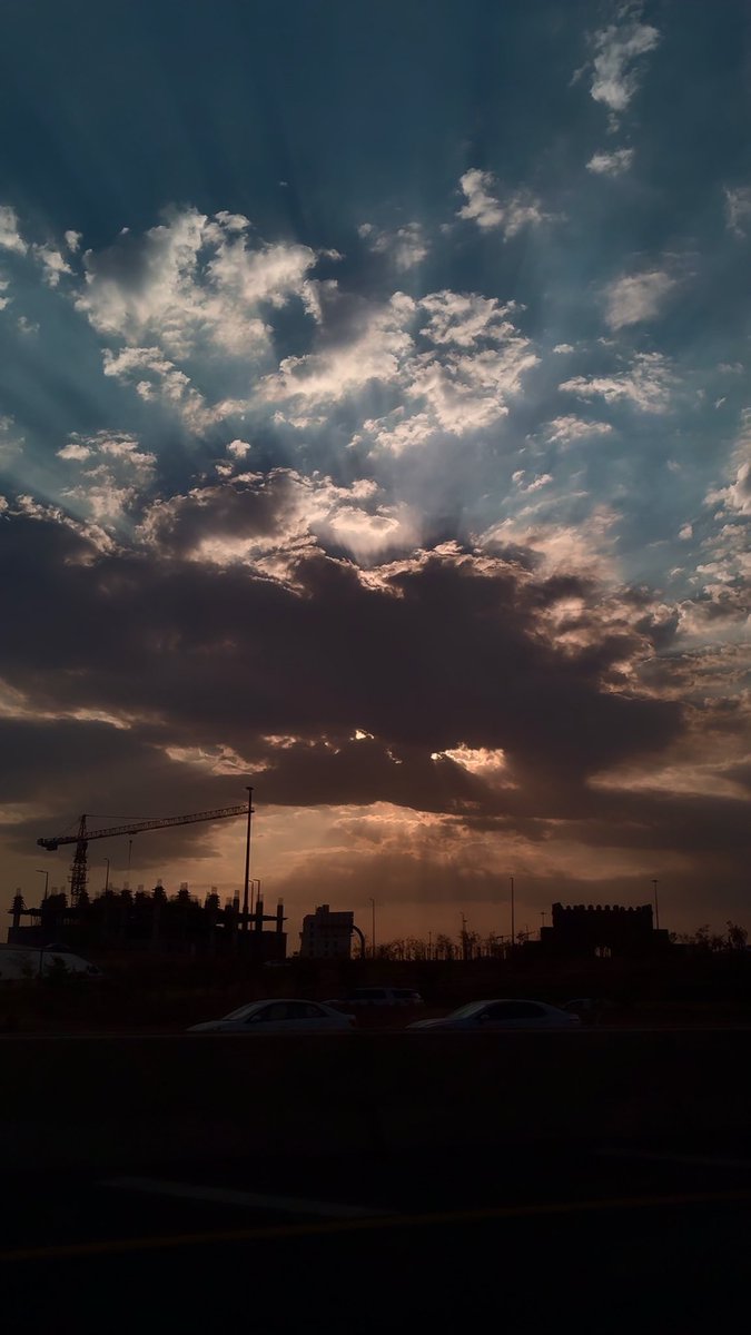 lsiiiq's tweet photo. 🌥️ https://t.co/vbjYwstxZd