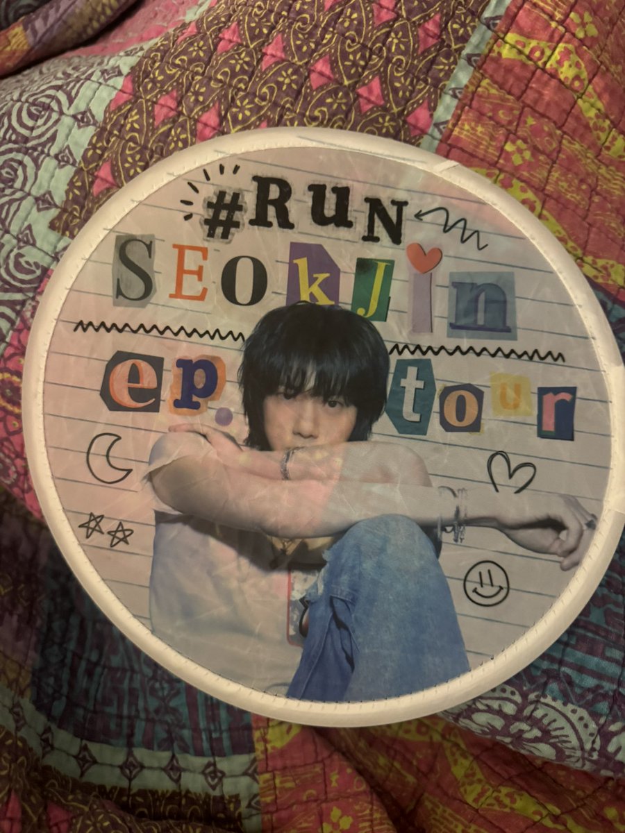 justJudy28's tweet photo. I found one of my freebies from #runseokjin_ep_tour https://t.co/alkEscOFCp