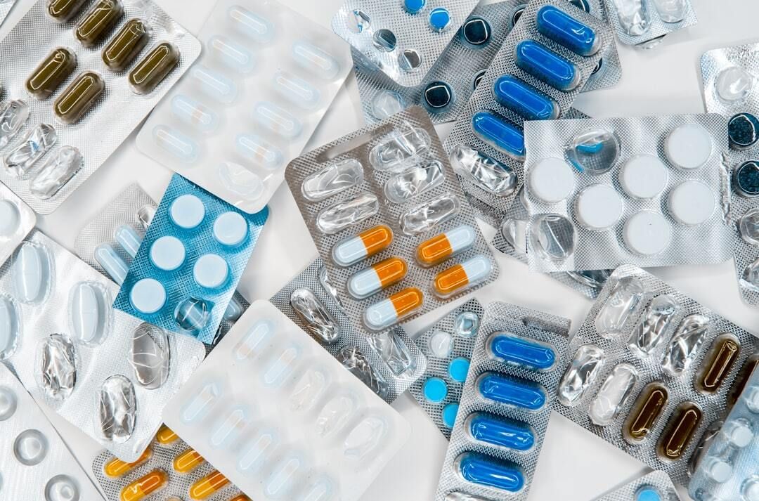 JournalGIM's tweet photo. Check out this new #JGIM #OriginalResearch study that showed #SSRIs achieved modest improvements in agitation versus second generation #antipsychotics among US nursing home residents with dementia

🆓 full-text ⬇️:
https://t.co/FdZGJbojcG https://t.co/AWbLgj4Ip8