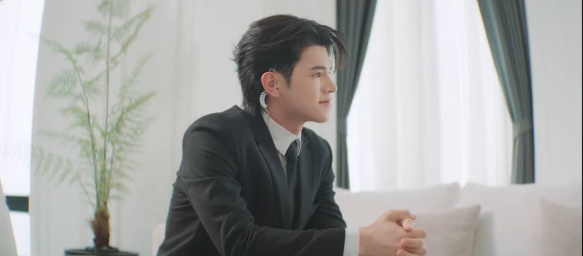 saranpat_d's tweet photo. ตอนจบละใจหายเหมือนกันนะ บอร์ดี้การ์ดของฉัน😕
ONE HEART ONE KNOT
#KNOTseriesEP12 
#kaonatheephat https://t.co/4hut0VkV7X
