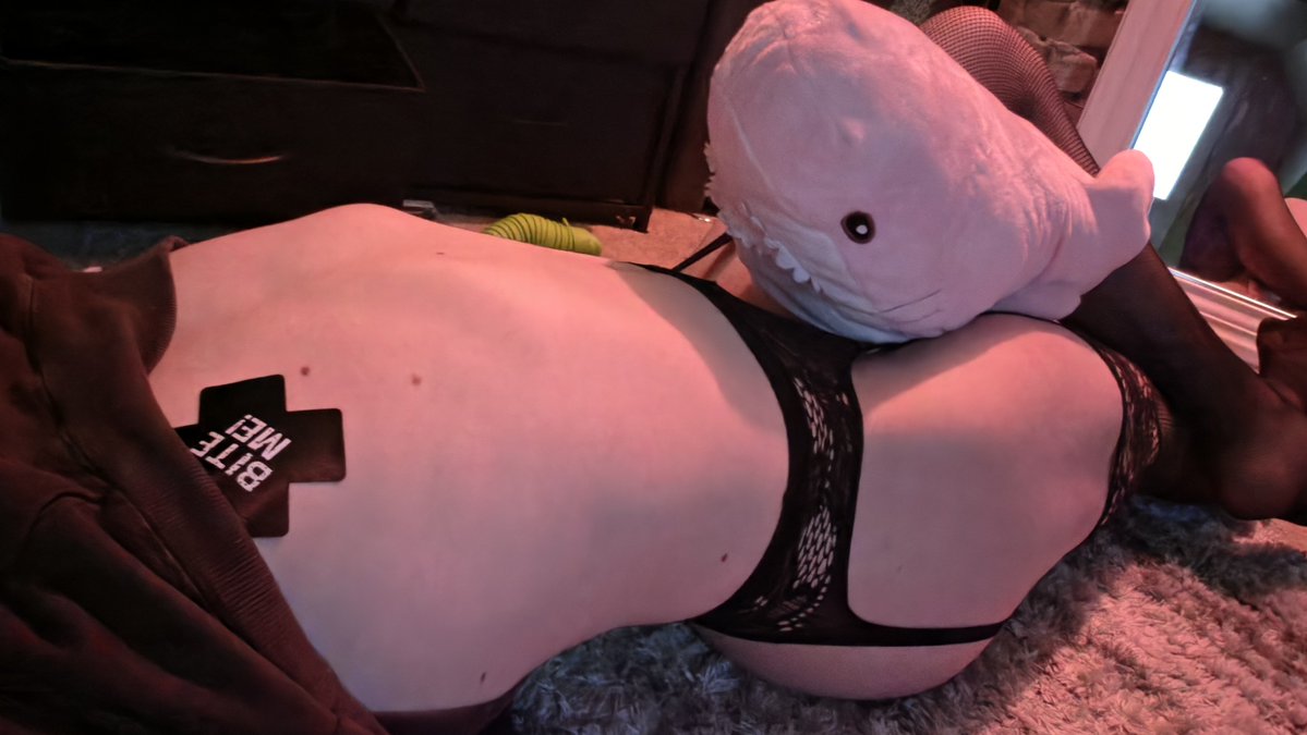 Alex_is_notcute's tweet photo. Who wants to replace my shark

#femboy #femboys #nsfw https://t.co/93AT5eZLXt