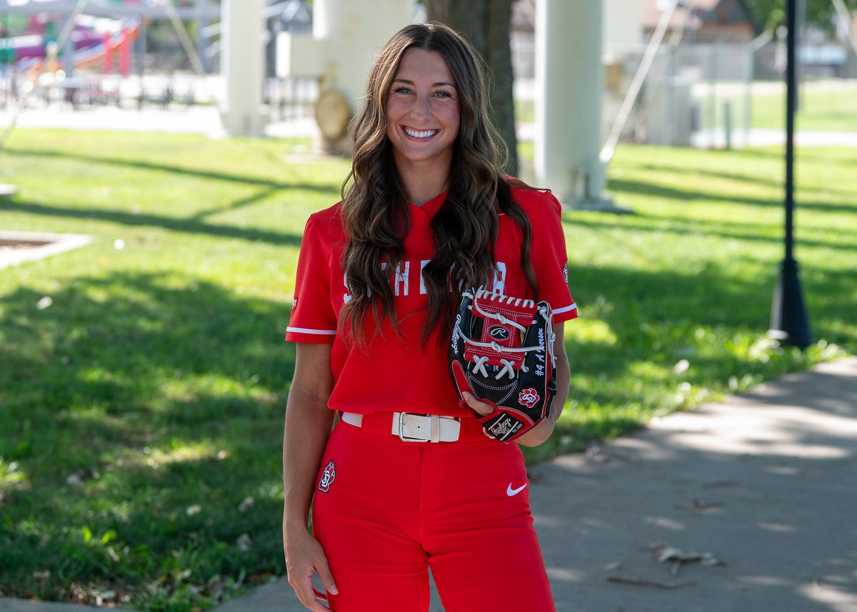 SDCoyotesSB's tweet photo. That classic South Dakota 𝙍𝑬𝘿‼️

#GoYotes https://t.co/FPM6m8bzy0