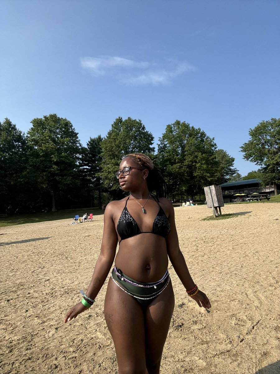 venuswrldnation's tweet photo. Pics I never fully dropped. The rest on LF. I’m just too sexy to not post myself fr. 
Oh and yeah y’all pay for pics my man takes of me. That’s real BNWO energy right there. 

Findom BNWO Goddess https://t.co/Krq3xze7RG