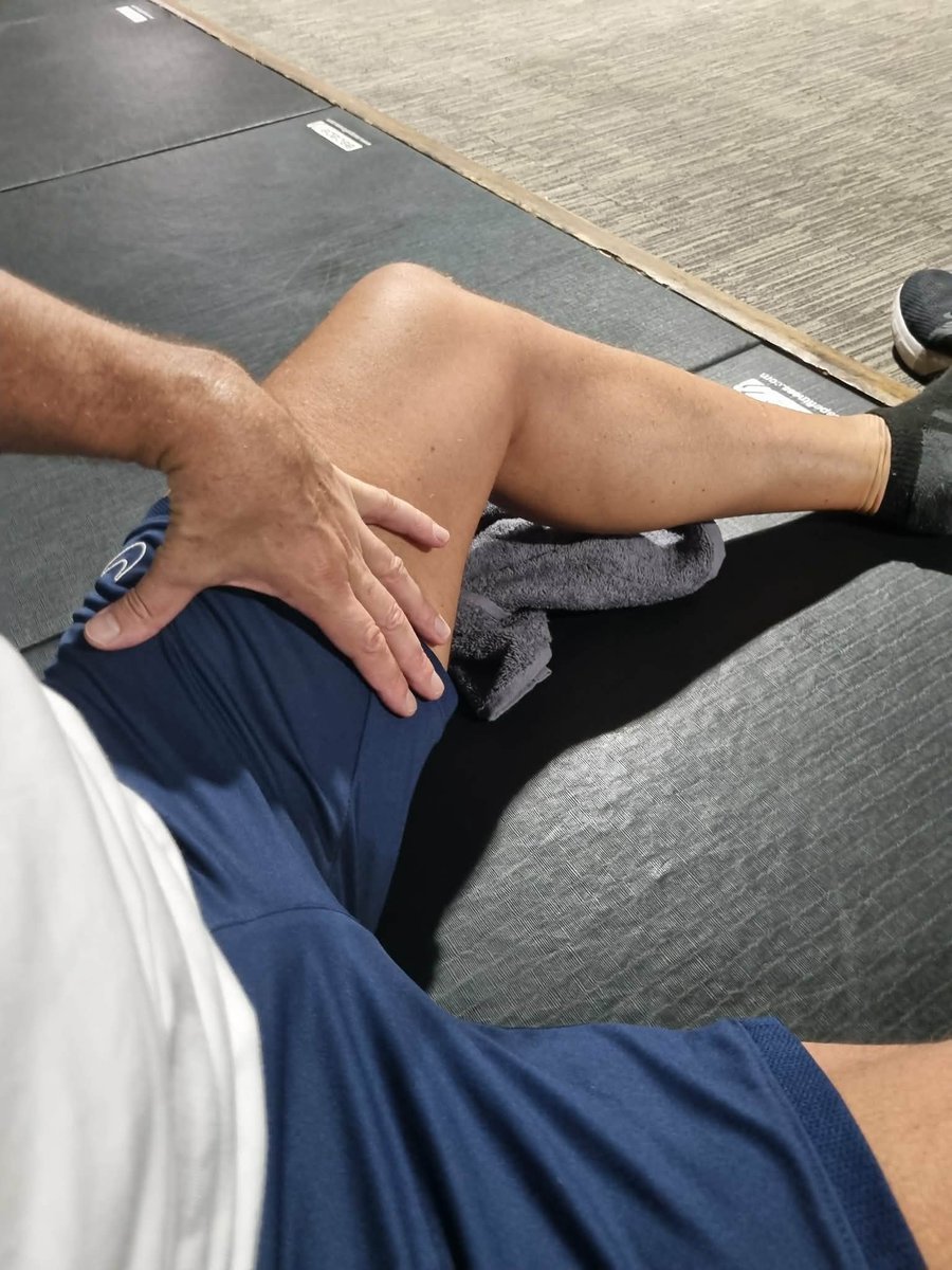 NeilerTheHealer's tweet photo. I was showing off on the nut crusher (adductor machine) and doing 80 kilos at full stretch the other day cos I think I'm so cool and strong 💪 😎🤣.

Well, didn't I get reminder from the universe yesterday not to be a gym wanker and go too heavy having not done them in a few weeks 🤦‍♂️.

Oh boy, fuck am I sore, i can't even put my full body weight on each step as I'm waddling around 😵‍💫🙄🤪.

What a dickhead 🤡.

Coach 'Numpty' Neil