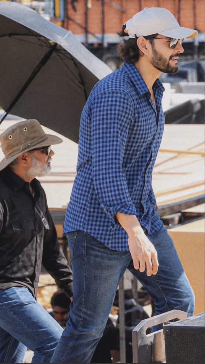 Kkdtalkies's tweet photo. అంతర్జాతీయ స్థాయి హీరో 🔥🔥
@urstrulyMahesh #Varanasi https://t.co/ifvj1cHSEI