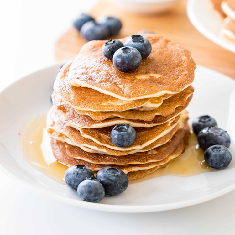 duskd797813's tweet photo. Sunny weekend = homemade fluffy pancakes with fresh berries u0026 a drizzle of maple syrup. Pure bliss in every bite! https://t.co/ZfHmTVBJEn