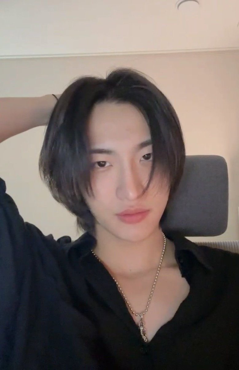 hwavulation's tweet photo. the charismatic dom camboy that sh has become obsessed with, to the point that sh starts his OWN content account solely to get NO1L1KEME’s attention in hopes of collabing with him sometime… of course hj is Immediately drawn to sh too &amp; scrambles to slide into his DMs !!!! https://t.co/LxrhskHMWi