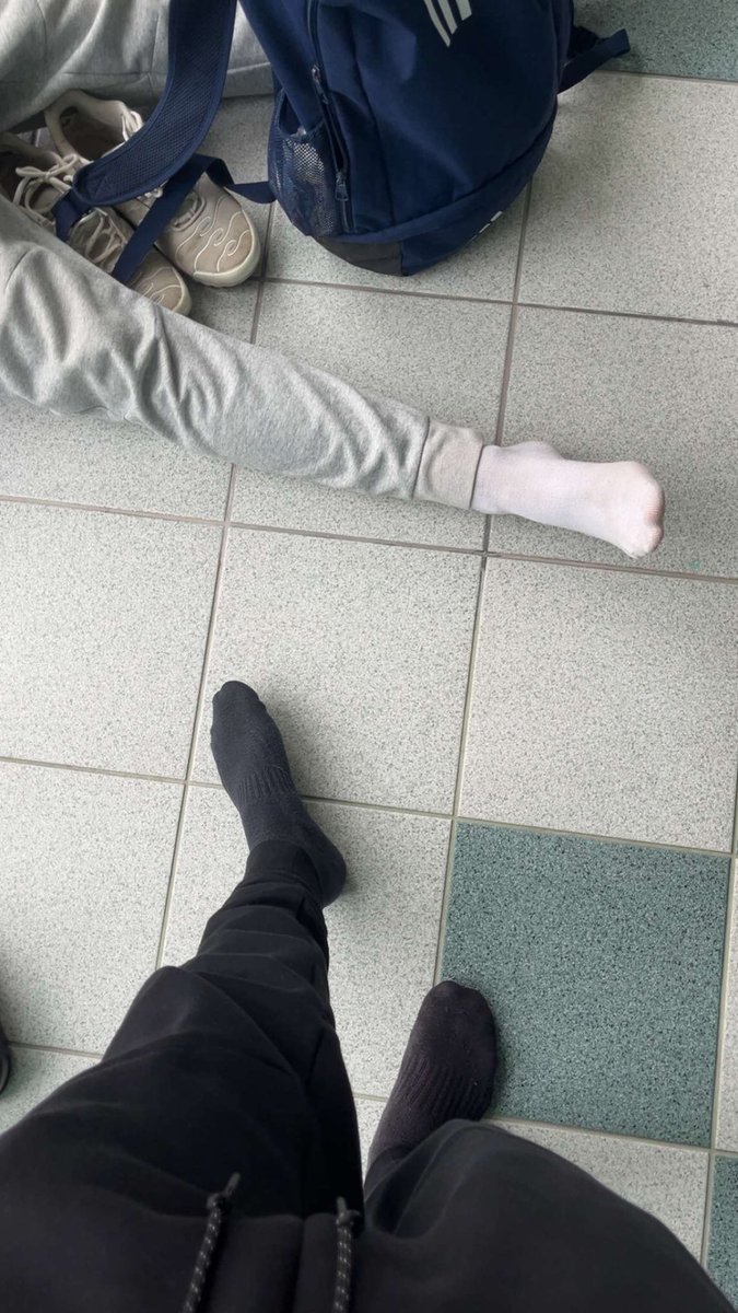 AlphaGoat08's tweet photo. białe czy czarne? żartuje, nie masz wyboru 😂 melduj się w dm z kodem 

#socks #atm #master #findom #cashmaster https://t.co/jyYuybdiuc
