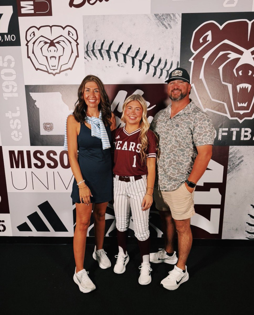 BrylinFlo's tweet photo. I am beyond blessed and excited to announce that I have committed to Missouri State University to continue my academic and softball career!!
GO BEARS🐻🐻
#Mostate #COMMITTED 
@LABombersNob @kasey_grif @shelbyhiers @WMLadyRebelSB @D1Softball https://t.co/eOJdbCvxB2