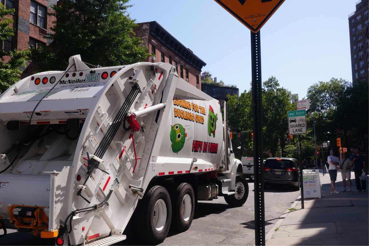 BrawlStars's tweet photo. Put @duolingo in his natural habitat 🗑️😎 https://t.co/URRnb153pw