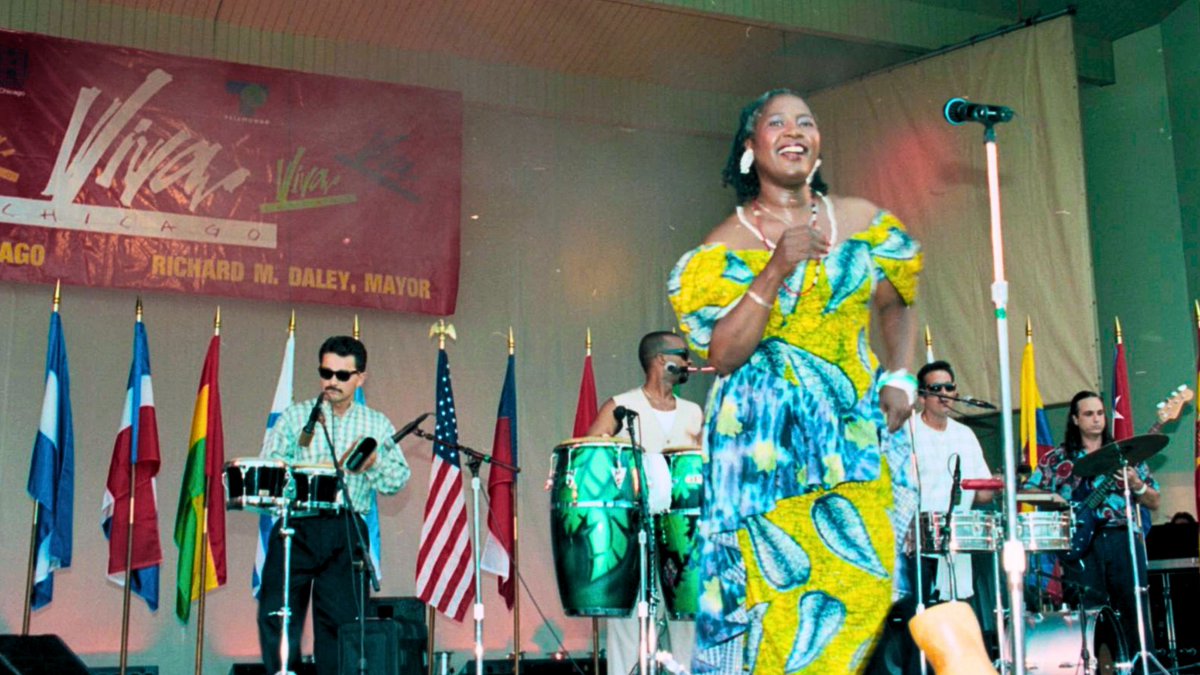 chipublib's tweet photo. Celebrate Latine Heritage Month at CPL! Throughout the month, CPL will host events including movie screenings, book clubs, performances and more. In the meantime, enjoy these photographs from CPL's archives of the Viva! Festival in the 90s.  

Start here: https://t.co/WVqN6SfuFi https://t.co/glqOeF3UrM
