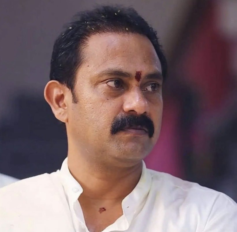 PushpaSreevani's tweet photo. మా ప్రభుత్వం లో నా సహచర మంత్రి వర్యులు శ్రీ ఆళ్ల నాని గారి ఆకస్మిక మృతి తీవ్ర విషాదాన్ని కలిగించింది. కరోనా సమయంలో ఆరోగ్య మంత్రిగా ప్రజలకు ఆయన అందించిన సేవలు చిరస్మరణీయం.

ఆళ్ల నాని గారి ఆత్మకు శాంతి చేకూరాలని ప్రార్థిస్తూ, వారి కుటుంబానికి నా ప్రగాఢ సానుభూతి. 🙏

#AllaNani #RIPAllaNa