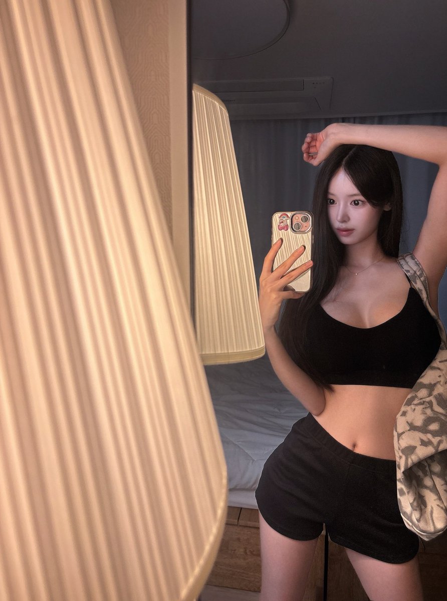 Naeun_619's tweet photo. 피티쌤이 나보고 꼬셔도되냐는데 ..
머라해야댐 ? https://t.co/XFKaooYUek