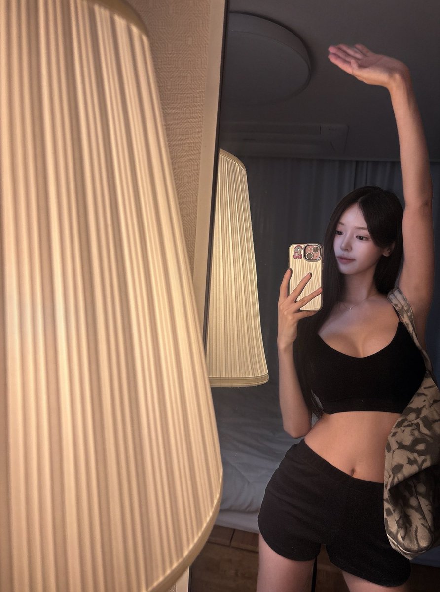 Naeun_619's tweet photo. 피티쌤이 나보고 꼬셔도되냐는데 ..
머라해야댐 ? https://t.co/XFKaooYUek