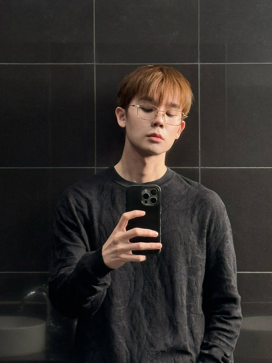 hiajimnongsea's tweet photo. doctor                                                     doctor's boyfriend https://t.co/GU2n0Q8a4X