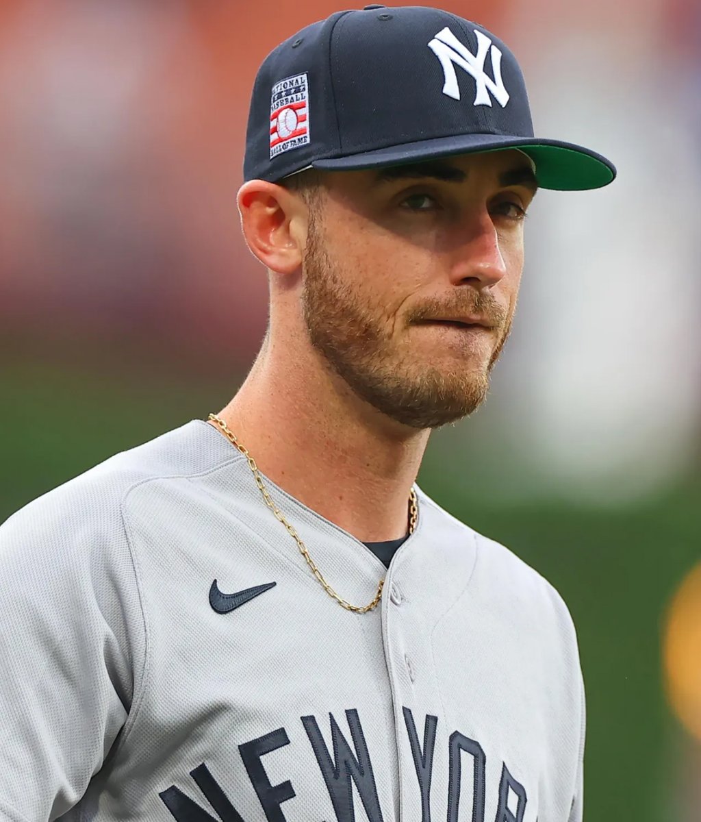KalshiSports's tweet photo. Projected AL Gold Glove Winners, via Kalshi:
P — Tanner Bibee (CLE)
C — Dillon Dingler (BOS)
1B — Vladimir Guerrero Jr (TOR)
2B — Chase Meidroth (CHW)
SS — Bobby Witt Jr (KC)
3B — Caleb Durbin (BOS)
RF — Wilyer Abreu (BOS)
CF — Ceddanne Rafaela (BOS)
LF — Cody Bellinger (NYY) https://t.co/NCiLEFxfrI