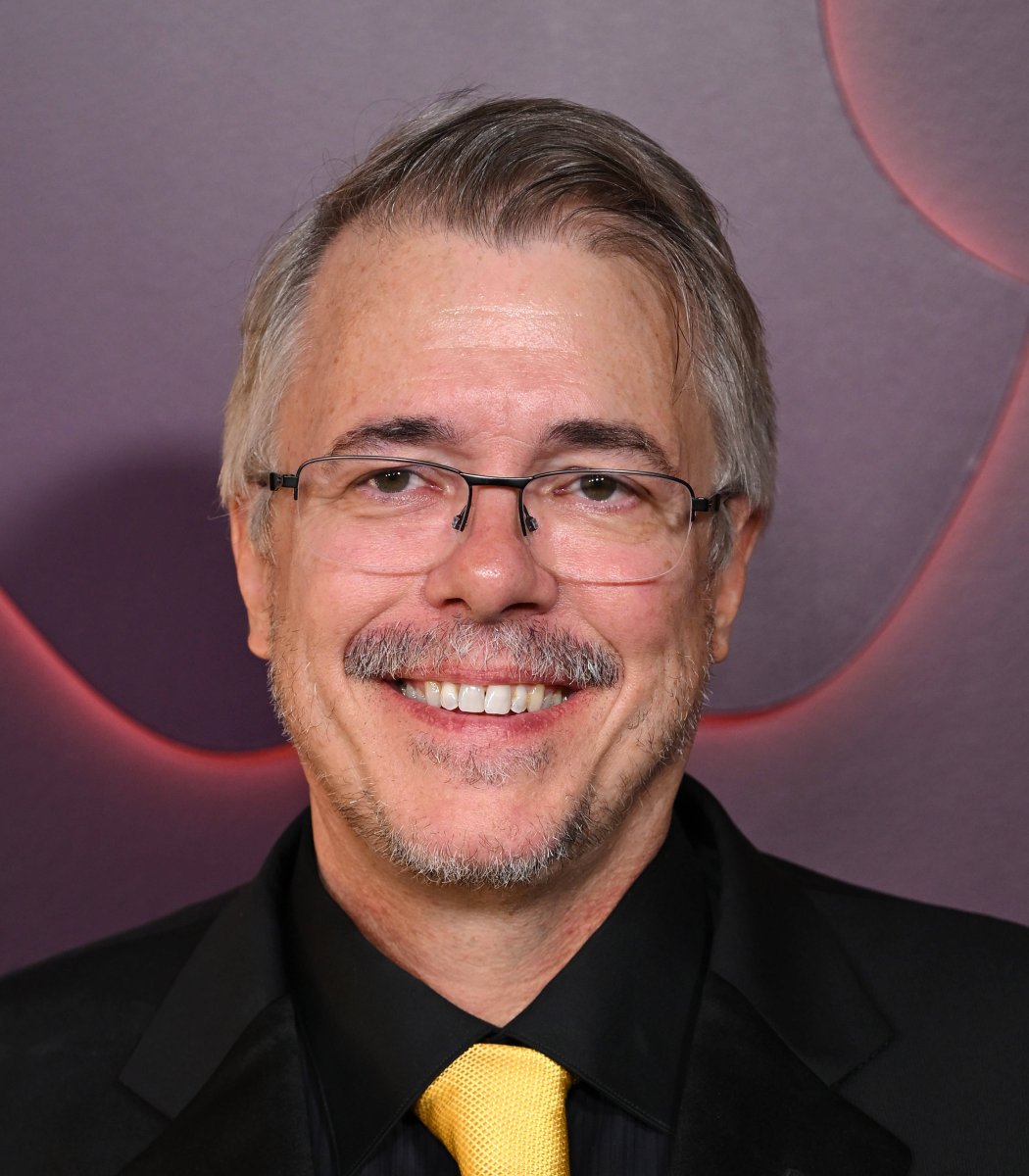 pubity's tweet photo. Vince Gilligan, creator of 'Breaking Bad' and 'Pluribus', says he doesn't "see the point" of AI.

"Just seems like a way for a bunch of billionaires to become trillionaires and what the hell do I wanna help them do that for". https://t.co/tVXbj0OhfC