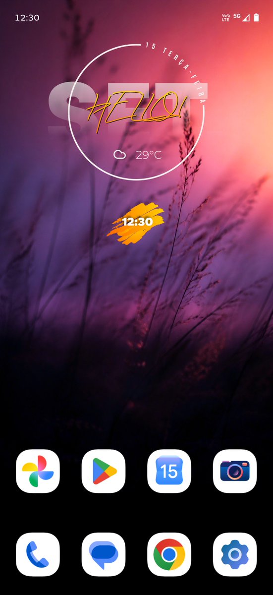 Wushu25's tweet photo. Simple home screen, ✌️😉
Motorola's default launcher and icons
Widget kwgt 
https://t.co/B5RRNTI6dn
Wallpaper 
https://t.co/B5rEJ2raeu https://t.co/kHGsRl7Fho