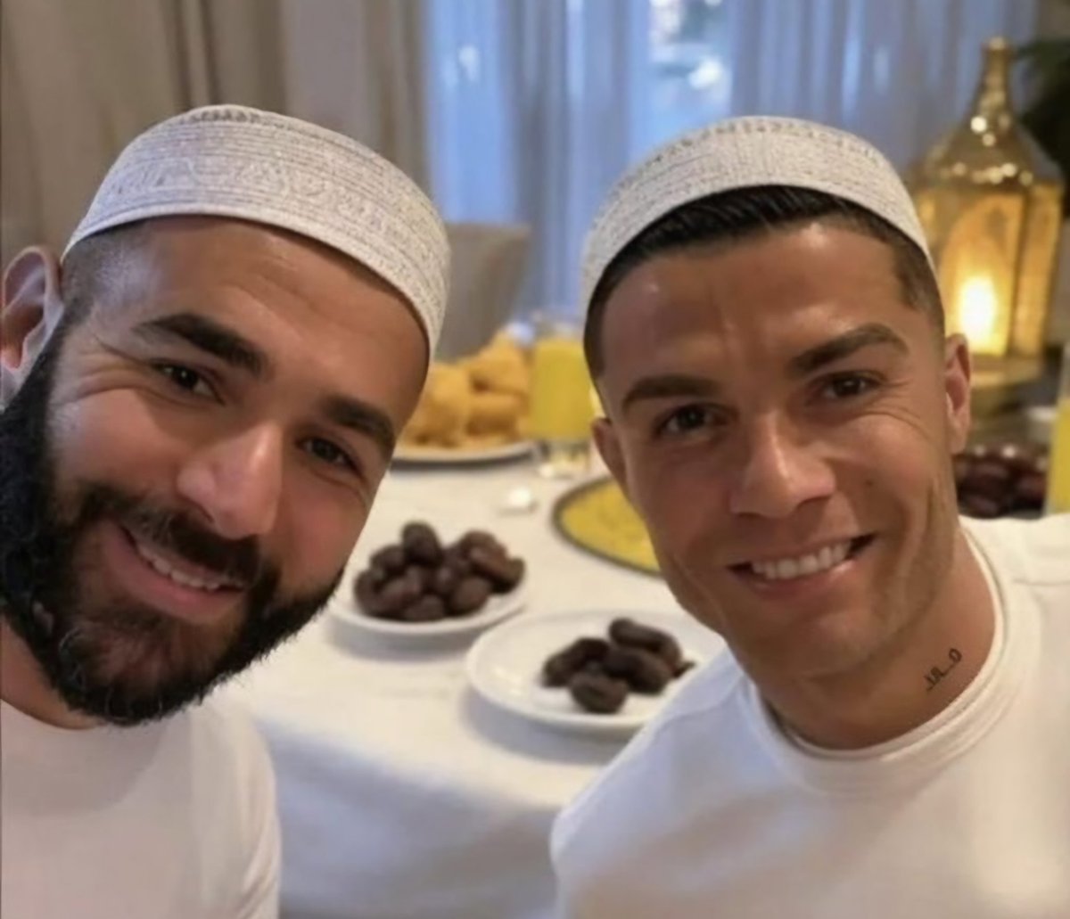 Sager9995's tweet photo. @mabuhedaih يبدو والله واعلم 

أن الطاقية عاملة عمايلها معاك وضحت 
مشكلة نفسية مستعصية،
شوري،عليك الحق،نفسك قبل لا
يستفحل الامر ويصعب علاجه، https://t.co/n48rOX7Zpb