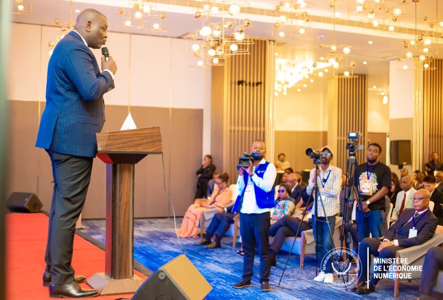 econonumerique's tweet photo. Lancement ce mardi de la formation de la 1ère cohorte de 50 agents #RDC_Pass, trois mois après le lancement officiel du projet par le Président de la République.
Une nouvelle étape vers un identifiant numérique au service de l’inclusion et de la transformatº #numérique de la RDC. https://t.co/9JlV07lJgg