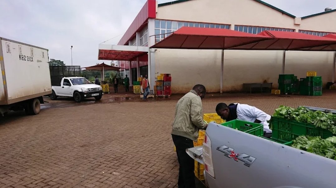 BoardLotSultan's tweet photo. Fruit and Juice [also called Beyond Fruits] has had an advanced facilicity at Limuru for this since early 90s.

-They supplied Nakumatt, Tuskys, naivas etc and still supply till today

-Today they have their own branded outlets called beyond fruits shops 30+ outlets

-They focus on logistics and proper sourcing & distribution across Kenya. They do very little farming mostly of mushrooms and herbs at Ndeiya

-They also import oranges, mangoes, kiwis, berries, and other exotic fruits and have an elaborate cold chain

-Twiga did not get to this scale in volume and throughput

-In 2020, the Entire Fruit and Juici operation was valued at Kes. 1 billion. A PE called Barak was looking at putting in Capital

So Fruiti and Juici, highly profitable and efficient with a visible business model is worth 1 billion. Twiga spent kes. 25 billion trying to become Fruit and Juici. They should have just spent 5billipn to buy off Fruot and Juice and keep Change.  Call Paresh  Shah for a chat