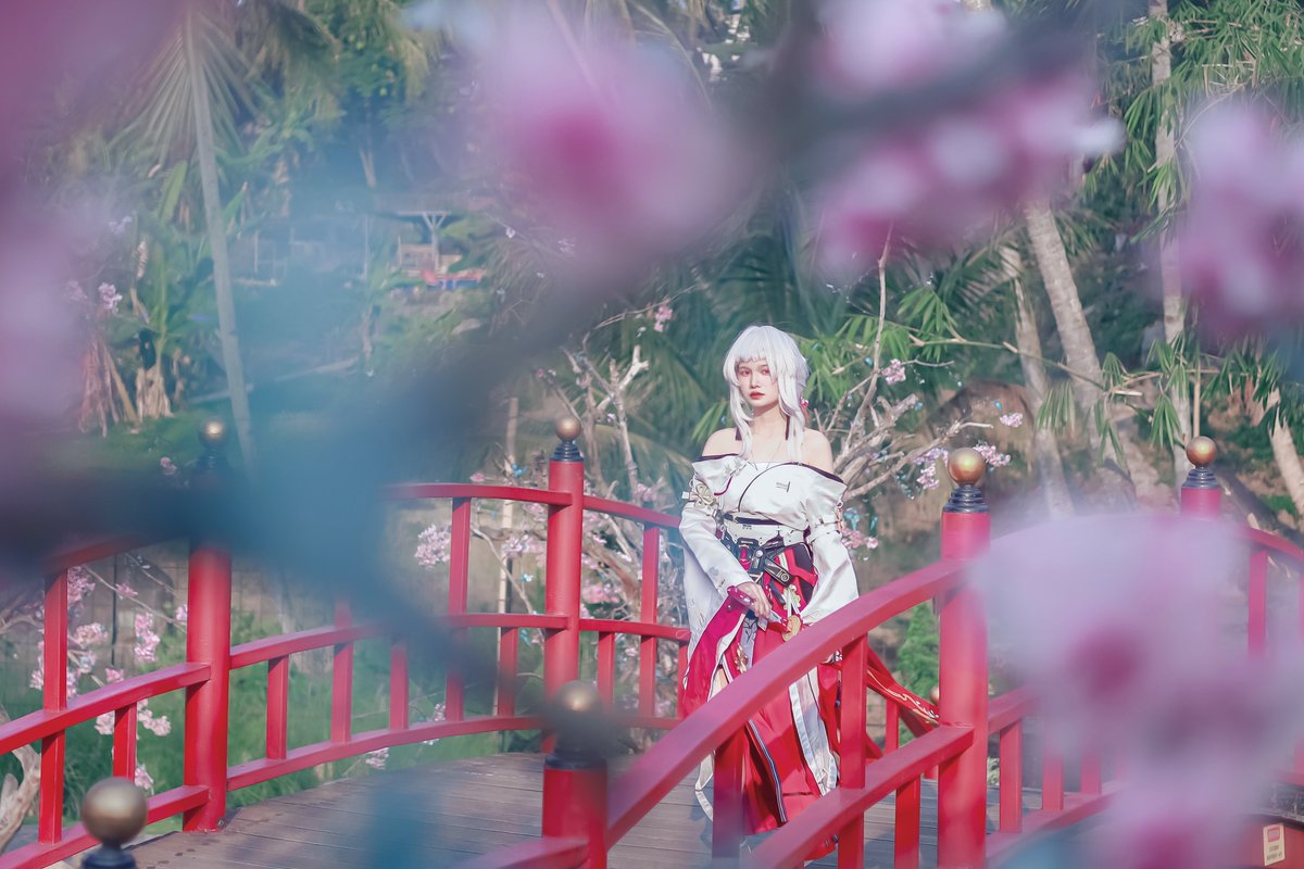buracardoso's tweet photo. "I am not you, and I will never become you. Our paths may have crossed but briefly, yet knowing you walk the same path as well... I no longer feel alone."

-hiyuki

#WuWaTweet #WutheringWaves #Hiyuki #WutheringWavesCosplay #Cosplay https://t.co/2MshUK4OBC