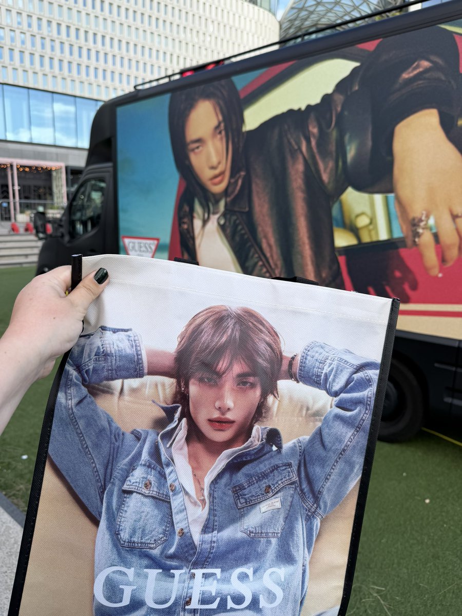 EmberFDTNHQ's tweet photo. Had a lovely skz-y afternoon with @gloomxparx and @loubit_ yesterday 💖 https://t.co/DCC8oO5xEM