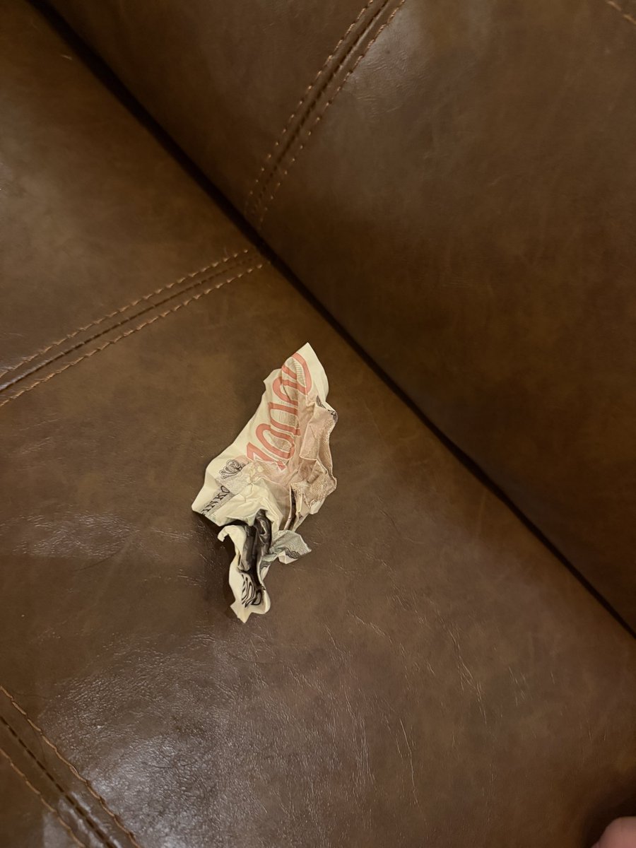 kaneki_shuto's tweet photo. 「客なんだから何でもしろ」みたいな態度してきたから

その1万円ぐちゃぐちゃにした

札はシワになっても1万円のまま
人間は態度ひとつで一瞬で安くなる https://t.co/NQFWVHvrjy