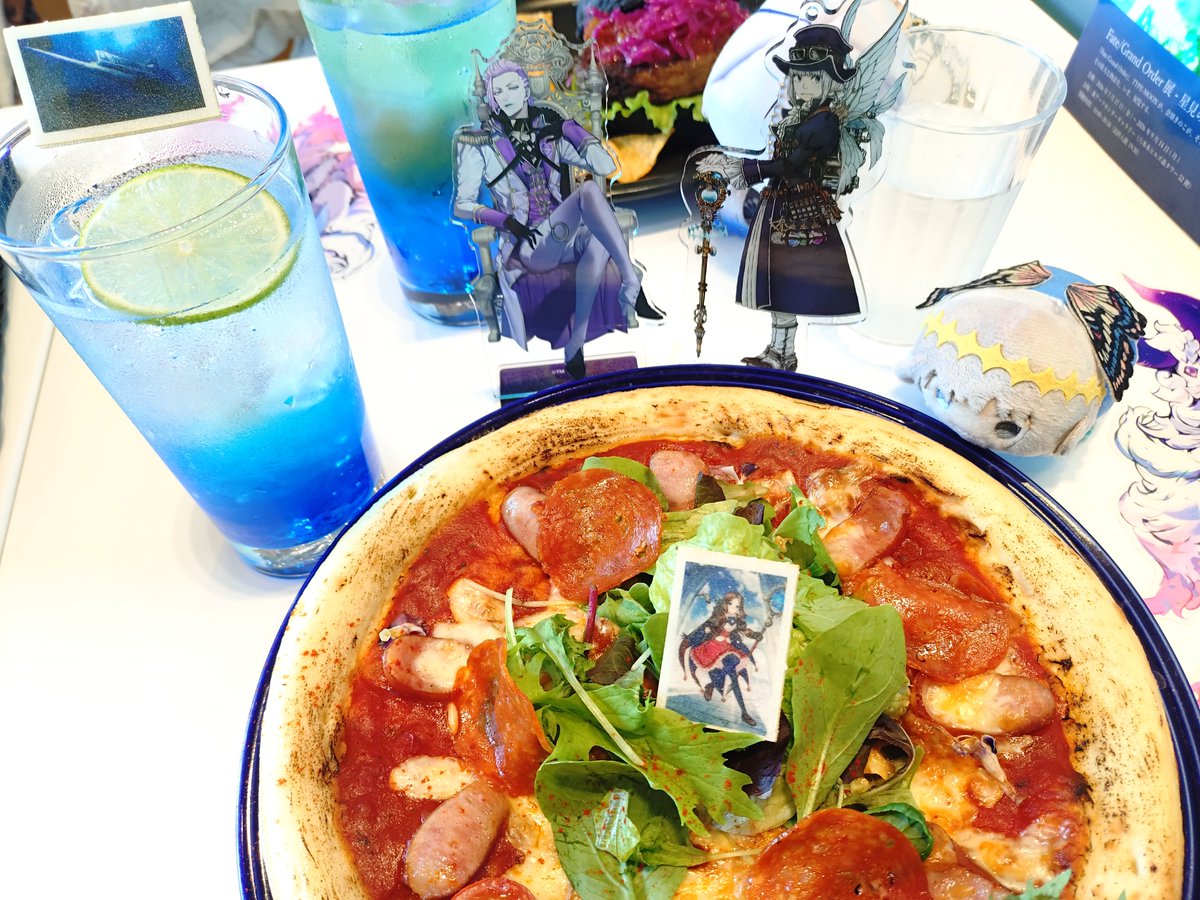 choko_disposed's tweet photo. 星見の回廊、とてもよかったし楽しかったですね…
会期も終わったし、行けなかった方もいるだろうし、少しだけど写真を載せていきます。

カフェのコラボメニュー美味しかった！森美術館に行く時は大体ここで食べてるけど、大体美味しいです(笑) https://t.co/xYah7JUghd