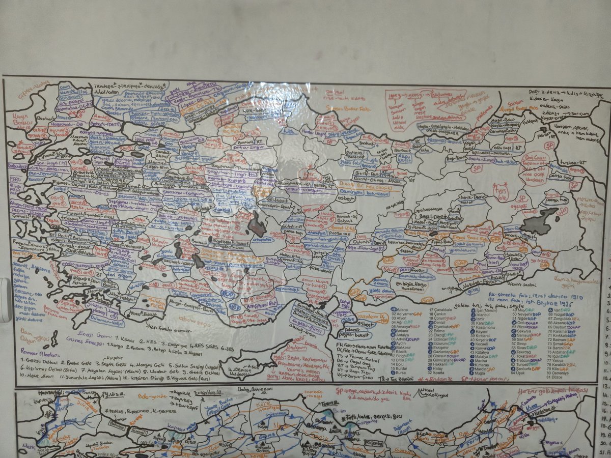 kpss_shampiyonu's tweet photo. Şu fotolara bakınca nasıl bir emek sonucu 100 net yaptığımı anlarsınız. 5 ay eve kapanıp günde 8 10 çalıştım. 11 soru bankası ve 80 e yakın deneme bitti. Ve şimdi kalkmış diyorlar ki türkiyedeki tek bir sınav merkezinde olan bir durum yüzünden iptal. Anca rüyanızda olur. #kpss https://t.co/0YSZt35iXp