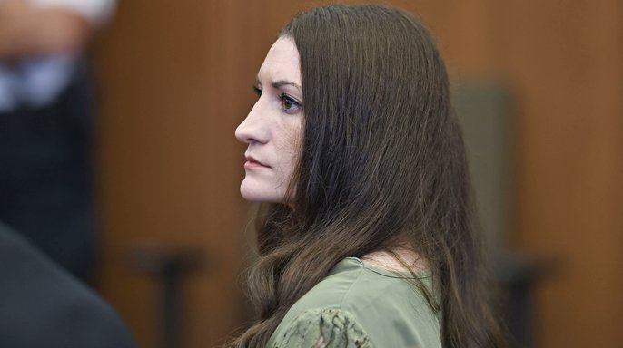 MArokgue's tweet photo. Lindsay Clancy judge indefinitely impounds juror names, citing safety and 'divisive' attention  https://t.co/y5CcxaoNRF https://t.co/WY1A50o1Jg