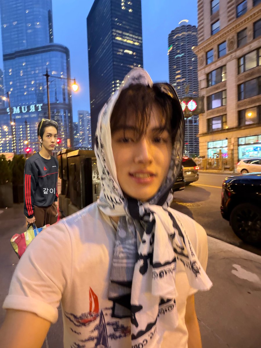 cortis_zip's tweet photo. cortis, dont turn around... https://t.co/CKV3LKsBTa