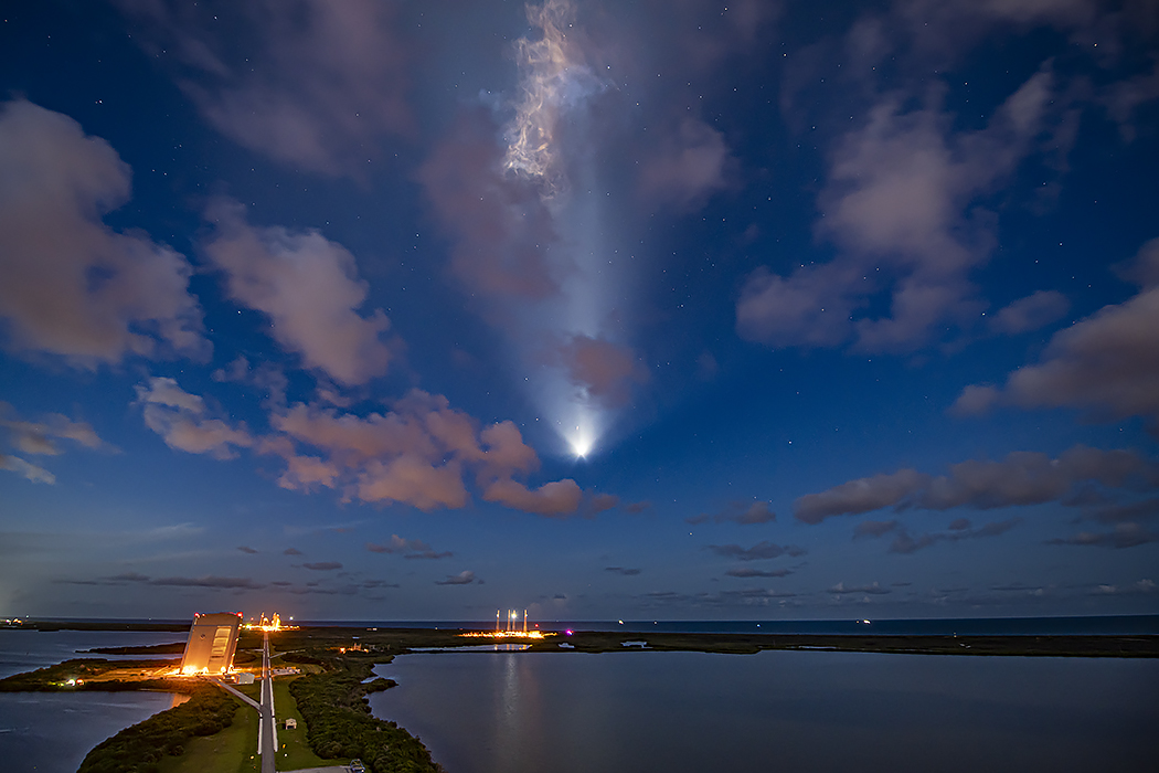 LaunchPhoto tweet picture