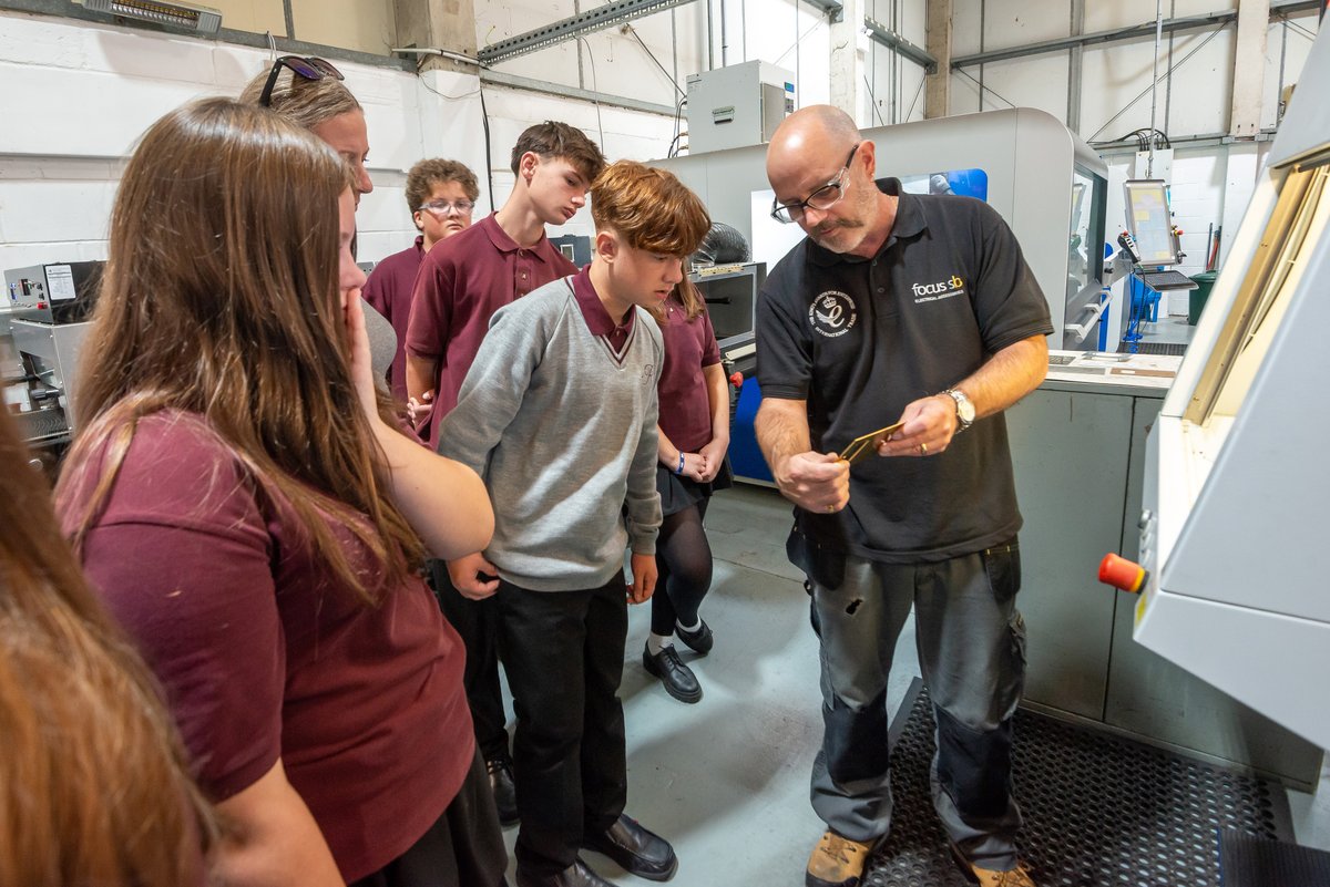 FocusSB's tweet photo. As proud @MakeUK_ members, we welcomed students from @RobertsbridgeCC to our factory ahead of Manufacturing Day. Led by our MD and team, they explored manufacturing careers, from robotics to design. Thanks to all for their enthusiasm! #UKMfg #OpenDoors #NMD2026 https://t.co/zOlBHVyksy