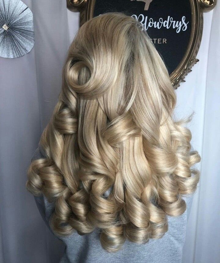 yunfettizsu's tweet photo. Having Princess curls done at least once would solve all my problems ˖ ݁♬⋆. https://t.co/biNSEhLTdh