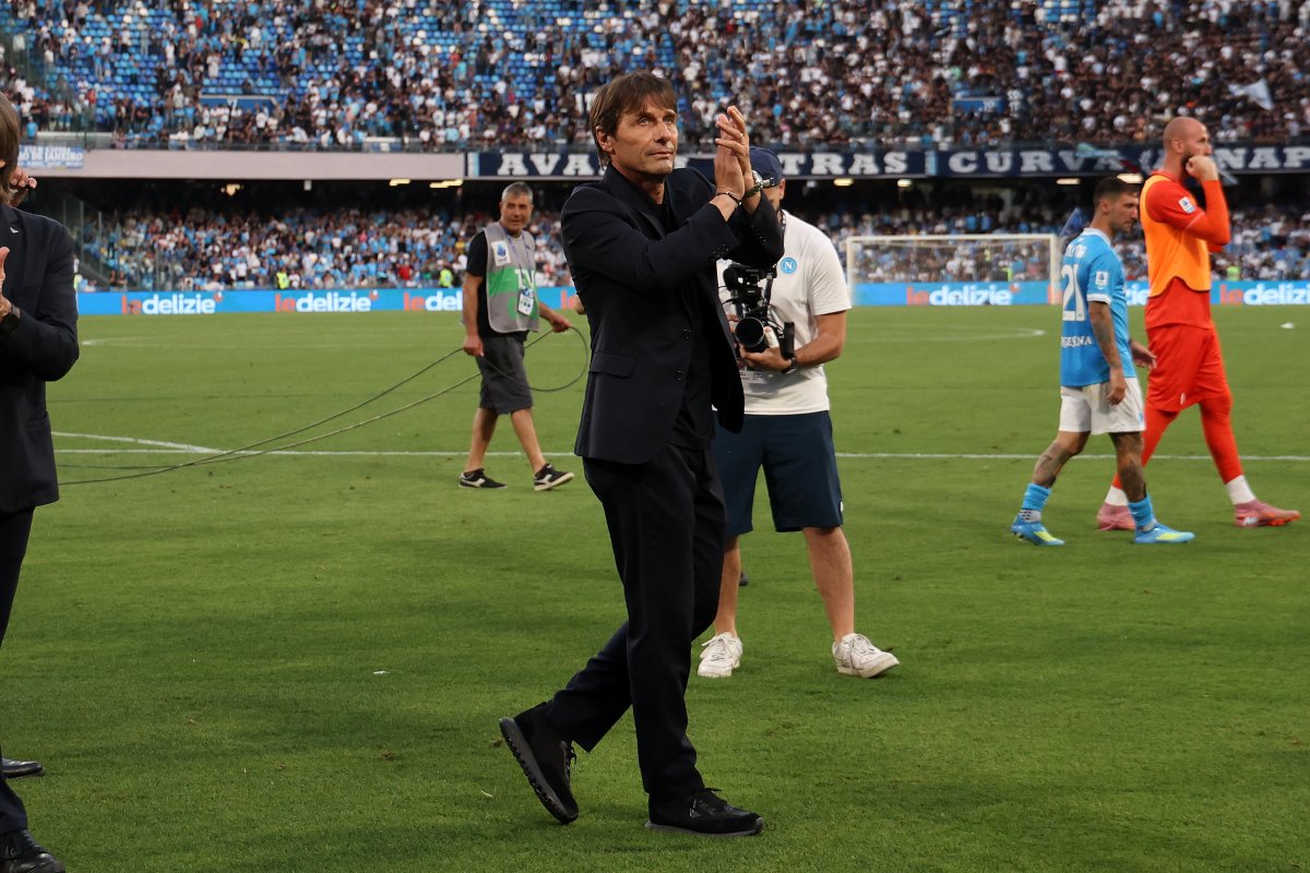 footballitalia's tweet photo. Antonio Conte’s sabbatical could be cut short, with Manchester United reportedly considering him should they move on from Michael Carrick.

According to Corriere della Sera, Conte sits at the top of United’s list after a disappointing start to the season. https://t.co/Oztm7joFQ4
