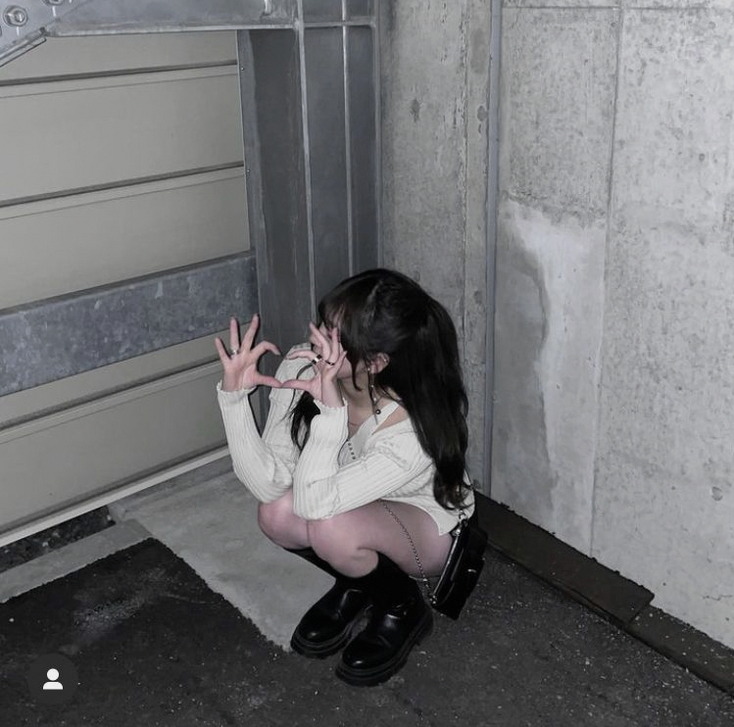 domnikitty's tweet photo. 毛布まだ洗濯してないけど寒すぎて出すしかない😭 https://t.co/taLZkAS7mD