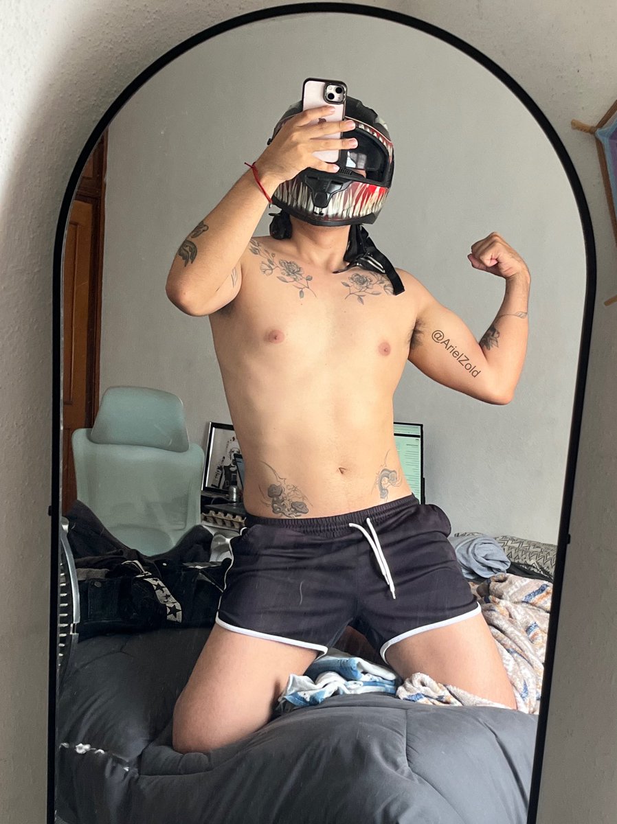 ArielZold's tweet photo. @TwinksEdoMex @CruisingenlaFes 
Quien me acompaña a dar el grito en mi cama? 🙂‍↔️ https://t.co/eLiex5OFoy