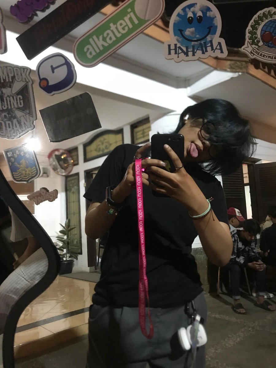 dxonss's tweet photo. oke gitu https://t.co/CYKVdtGtrp