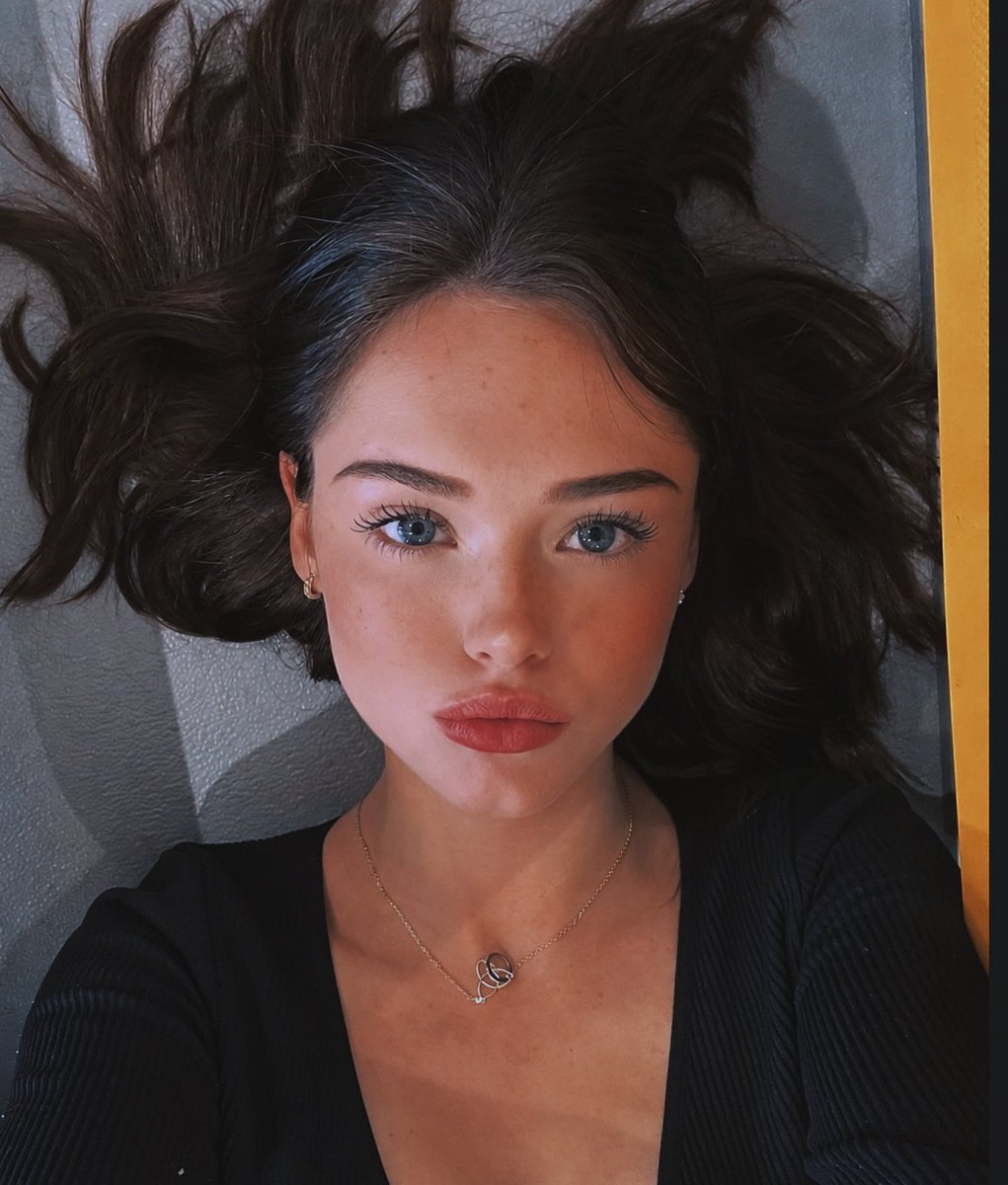 notsummerrb's tweet photo. the world is full of monsters with friendly faces
and angels full of scars 

@ USC

— #dlaphoto 👩‍⚕️ https://t.co/xeH5qixUWt