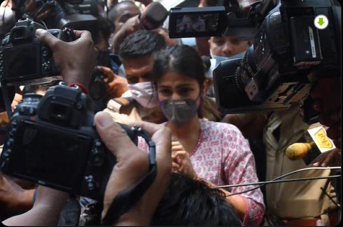 lamboomishra's tweet photo. #DishaSSRFiles has become an entertainment only.
It looks like I am watching the same Manohar Kahaniyan
like Disha saw something, she radioed the info to SSR, SSR wanted to do a PC, then Aditya Thackrey comes with his gang and raped and killed Disha and then go on to kill SSR !
What a bad script to start with.
Take it from Arnab Gendaswami
This case will meet the same fate like SSR death case.
Despite all your barking, you cannot convert a suicide into a murder. Simple.
The country still awaits an apology from you from ruining this young woman's life and career.
But the shameless you are, you will never do it.
#INDvsAFG
#UPRise2026
"0.4% MDR"
"UPI MDR"