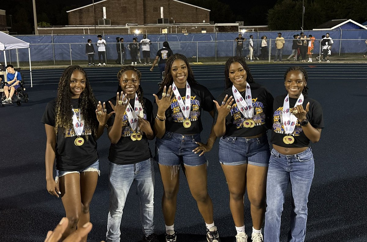 Alaina_Carter28's tweet photo. TWICE IS NICE. This past Friday we capped off our 25-26 season with our ring ceremony 💍💍 a few photos to recap. 

2X STATE CHAMPION 🏆🏆💙💛🤍🦌🏀🥇🥇

Thankful, Grateful. The work continues. Gearing up for the winter #Defend Three peat ?! Let’s goooo @ladystagshoops https://t.co/WuCkAlnDY8