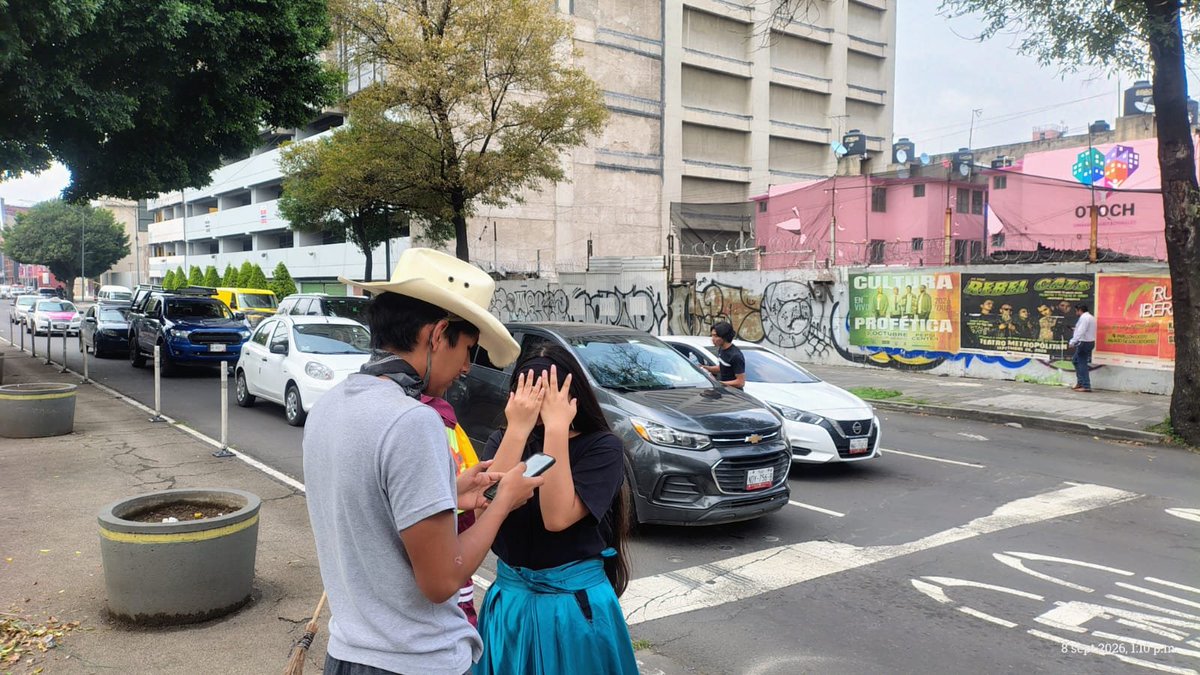 fnerrrcdmx1's tweet photo. Como compañeros de Estatal del FNRRR, llevamos a cabo una colecta solidaria, demostrando que cuando nos organizamos y trabajamos juntos podemos aportar un granito de arena para quienes lo necesitan. https://t.co/jRH962V3qD