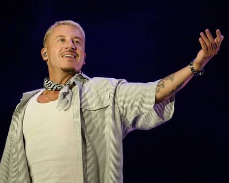 alessandro86409's tweet photo. ed sheeran scandal-macklemore-macklemore kraft

#robertkraft
what happened with pink and macklemore
mitch mcconnell
broncos

https://t.co/7Z7vOdLUAh https://t.co/LxLgPoJOY4