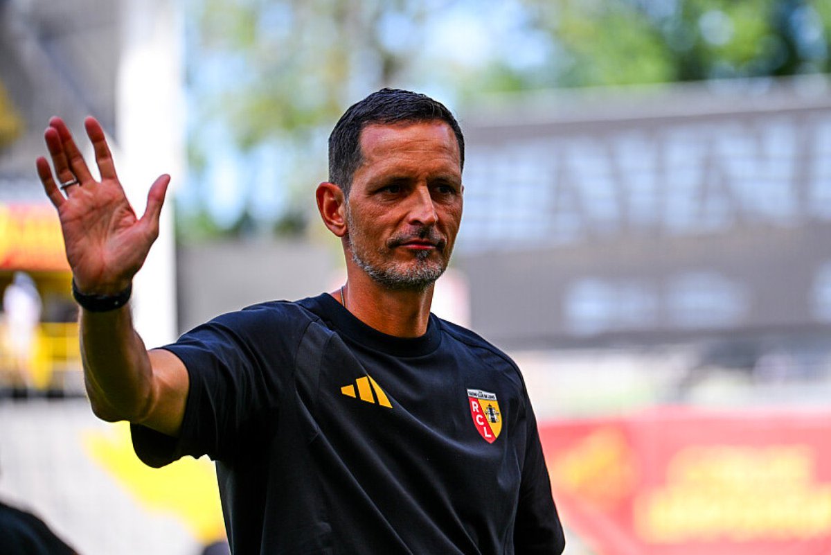 Kastolo9's tweet photo. Ceux qui ne se rendent pas compte du manque de respect de ce limogeage ultra rapide de Toppmoller oublient les valeurs du RC Lens 

À partir du moment où il bossait dur et cherchait des solutions,tu devais à minima lui laisser jusque novembre pr juger l’évolution du projet de jeu https://t.co/L9wiBI0lFm